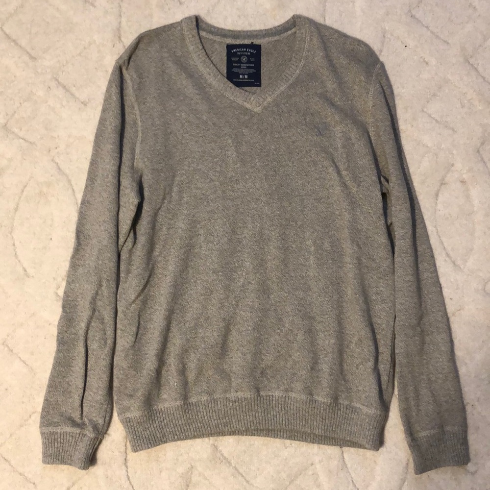 American Eagle V neck sweater